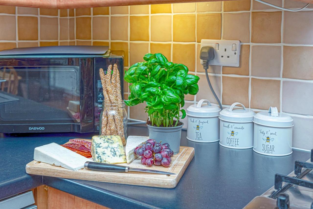 Laurel - Pet-Friendly Cottage With Indoor Pool, Hot Tub & Panoramic Snowdonia Views Colwyn Bay Exteriör bild