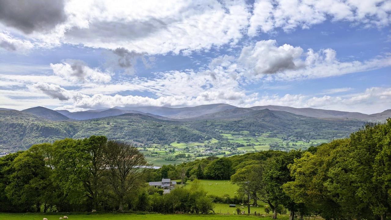 Laurel - Pet-Friendly Cottage With Indoor Pool, Hot Tub & Panoramic Snowdonia Views Colwyn Bay Exteriör bild