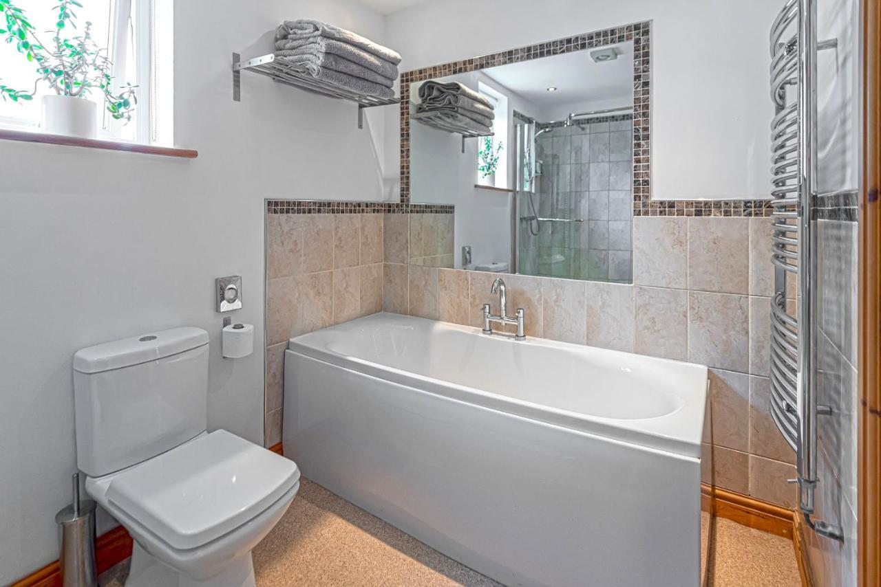 Laurel - Pet-Friendly Cottage With Indoor Pool, Hot Tub & Panoramic Snowdonia Views Colwyn Bay Exteriör bild