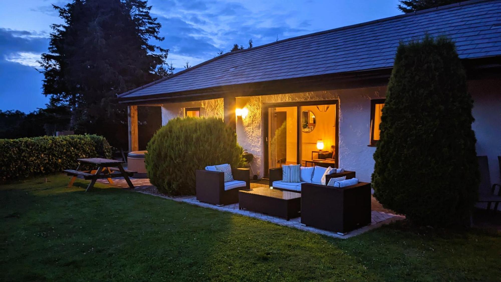 Laurel - Pet-Friendly Cottage With Indoor Pool, Hot Tub & Panoramic Snowdonia Views Colwyn Bay Exteriör bild
