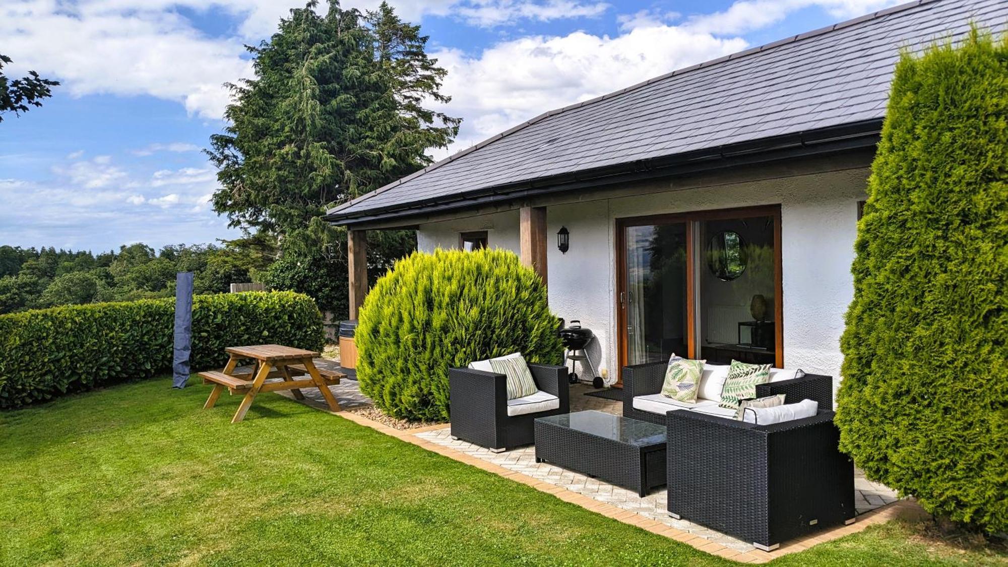 Laurel - Pet-Friendly Cottage With Indoor Pool, Hot Tub & Panoramic Snowdonia Views Colwyn Bay Exteriör bild